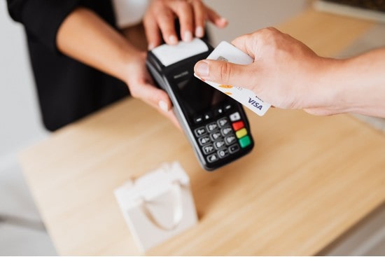 ¿Cómo se calcula el pago mínimo de una tarjeta de crédito?